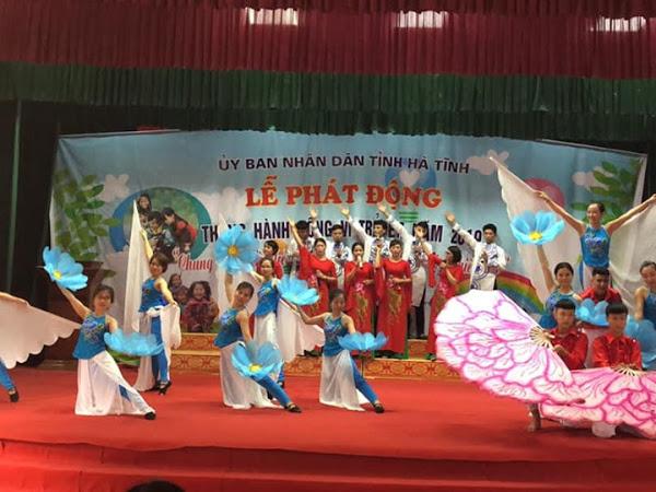 Trang phục biểu diễn Ánh Thuỳ