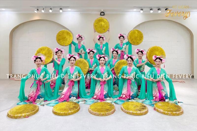 Trang phục biểu diễn Fevery