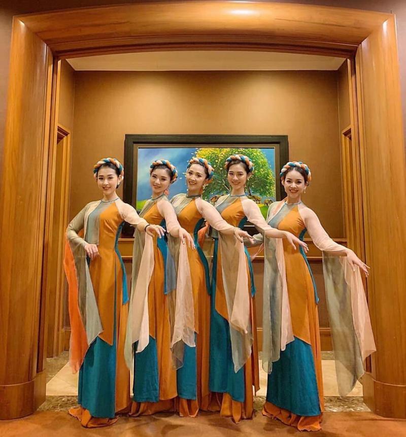 Trang phục Biểu diễn Hà Lê