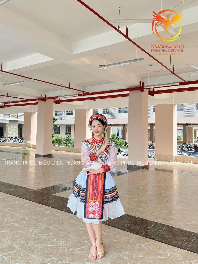Trang Phục Biểu Diễn Hoàng Anh