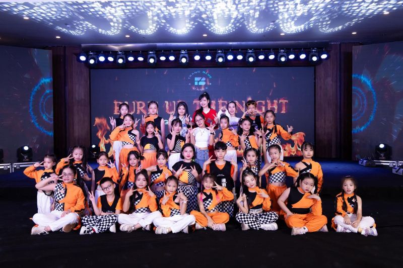 Trang phục biểu diễn Lastreet