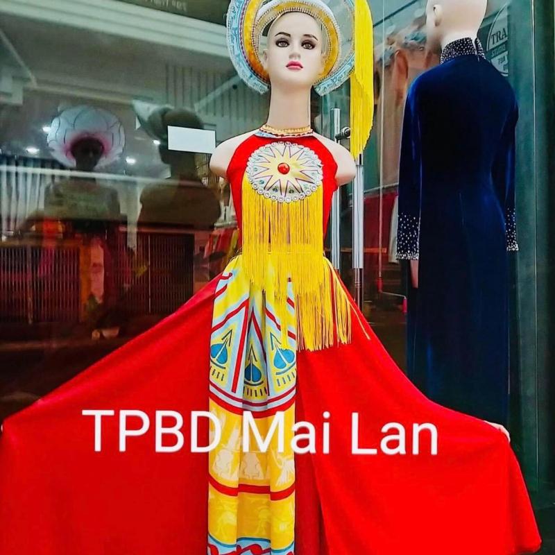 Trang phục biểu diễn Mai Lan
