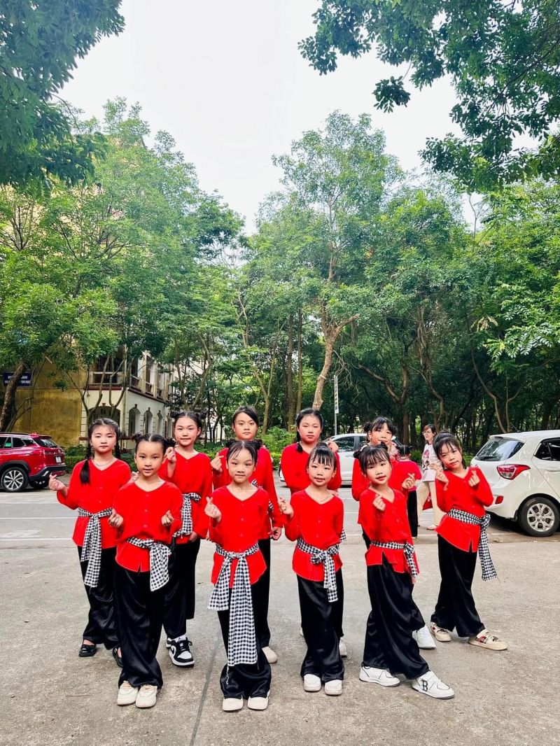 Trang phục biểu diễn Thu Giang