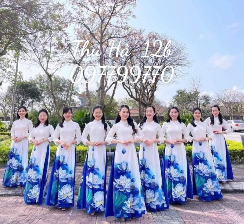 Trang phục biểu diễn Thu Hà
