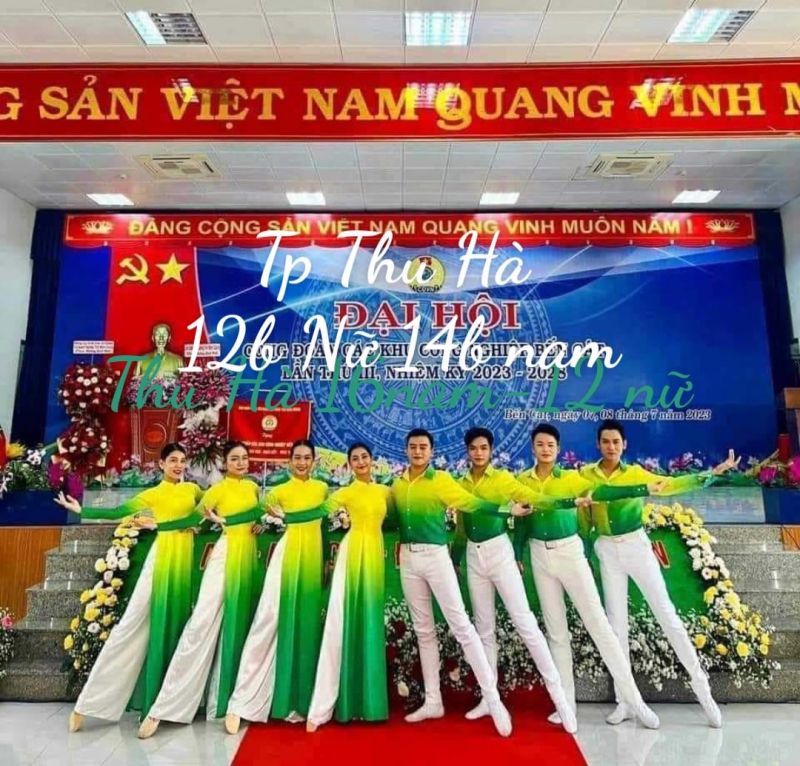 Trang phục biểu diễn Thu Hà