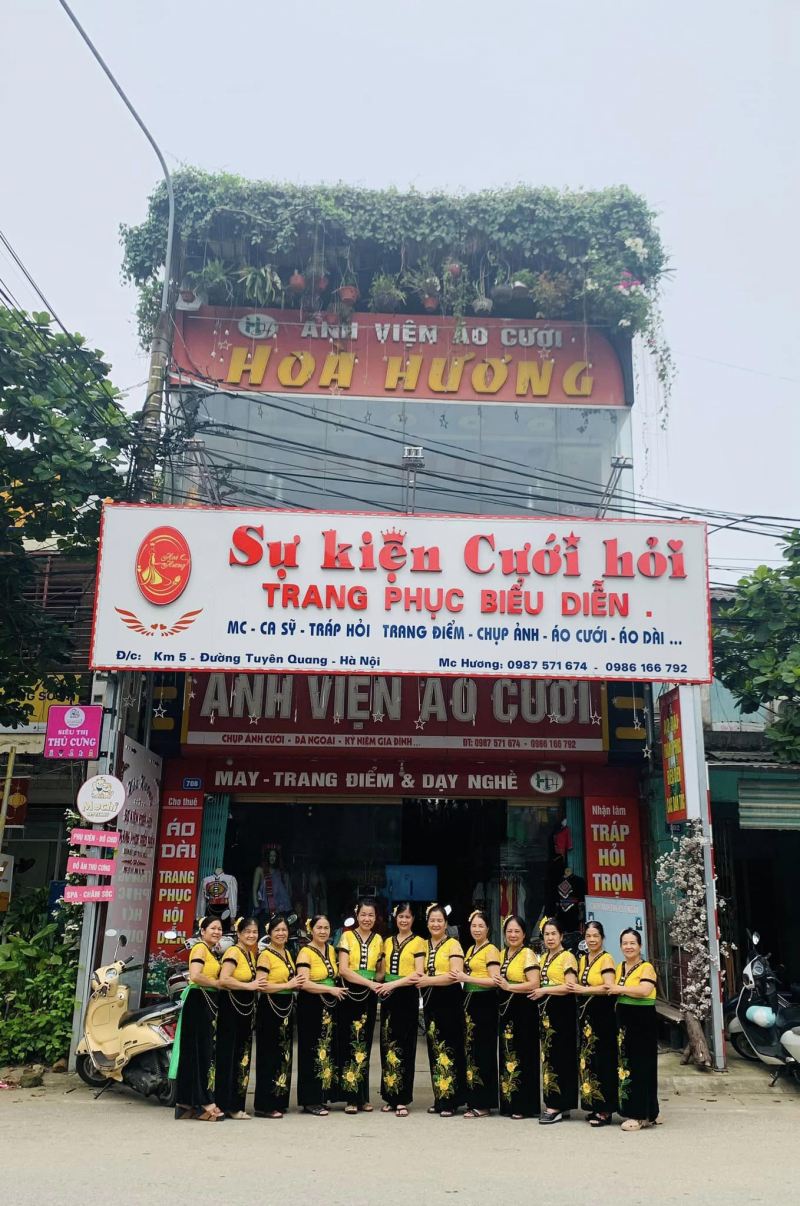 Trang phục biểu diễn - Tổ chức sự kiện cưới hỏi Hòa Hương