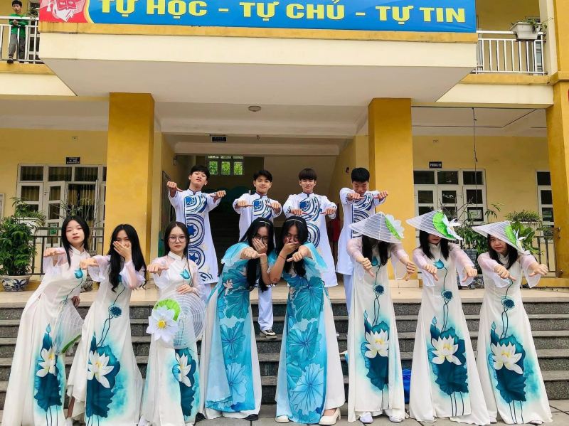 Trang phục biểu diễn Từ Sơn