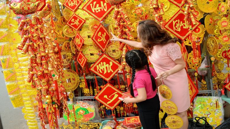 Phụ kiện và dây treo trang trí ngày Tết