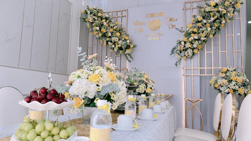 Trang trí tiệc cưới hỏi Happy