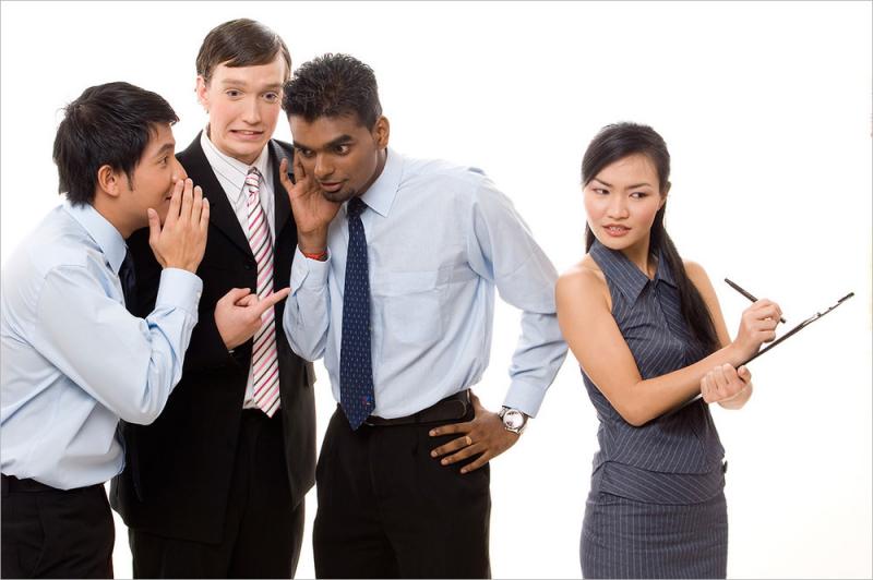 Đừng đến muộn, tỏ ra thô lỗ hay nói xấu ông chủ hoặc đồng nghiệp cũ của bạn.