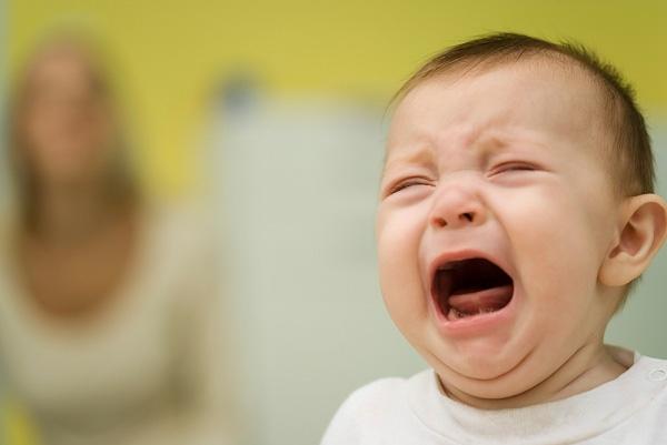 Trẻ mè nheo, không chịu nghe lời