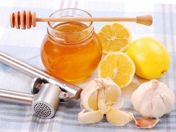 Mật ong có nhiều cách dùng kết hợp với thành phần khác để trị ho