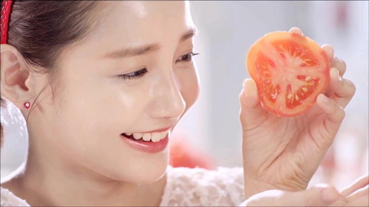 Trị mụn bọc với cà chua