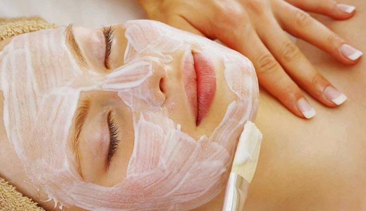 Trị mụn đầu đen bằng chanh và sữa chua