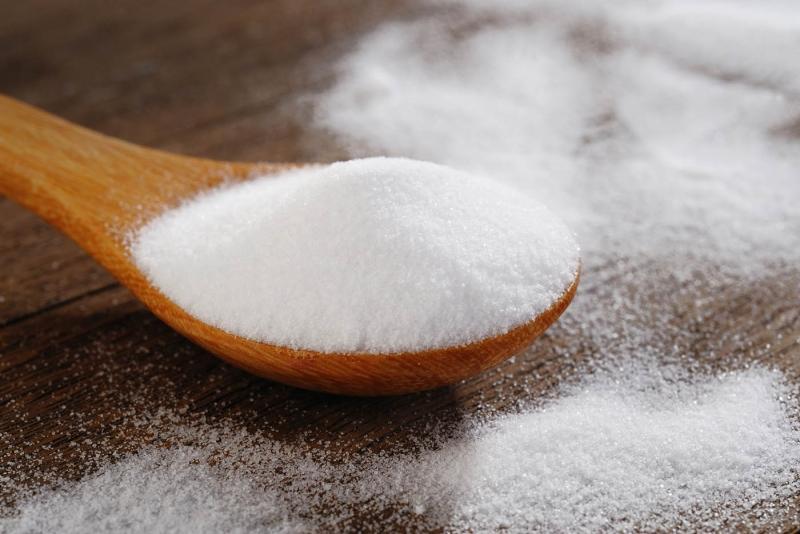 Dùng bột baking soda để làm sạch bàn ủi