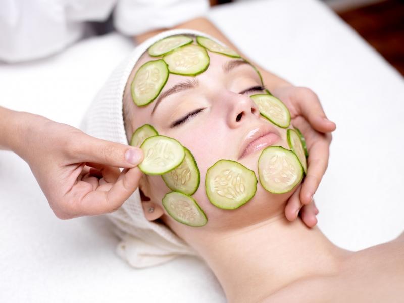 Dưa leo giúp giải nhiệt, một trong những phương thuốc trị mụn từ thiên nhiên phổ biến nhất.