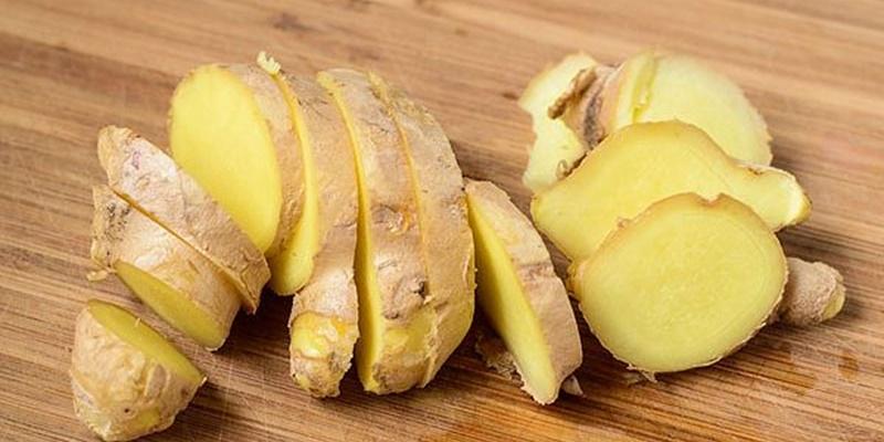 Trị rôm sảy bằng gừng