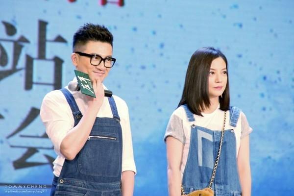 Gặp nhau và cùng kết hợp trong bộ phim Hoàn Châu Công Chúa, cặp đôi Tiểu Yến Tử và Thập Ngũ A Ca Vĩnh Kỳ nhanh chóng trở thành hiện tượng đẹp của màn ảnh Trung Quốc.