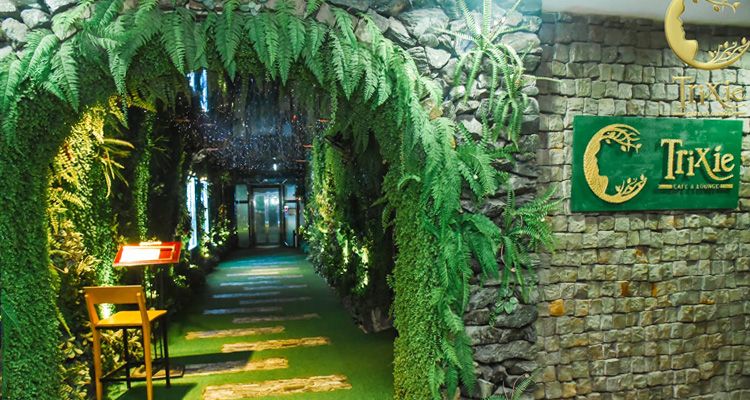 Trixie Cafe & Lounge