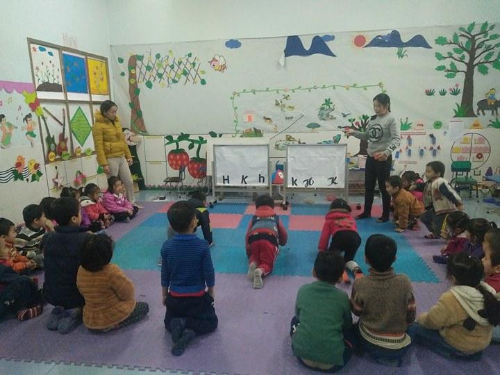 Trò chơi làm theo hiệu lệnh của cô