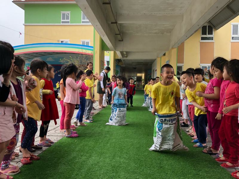 Trò chơi: Nhảy bao bố