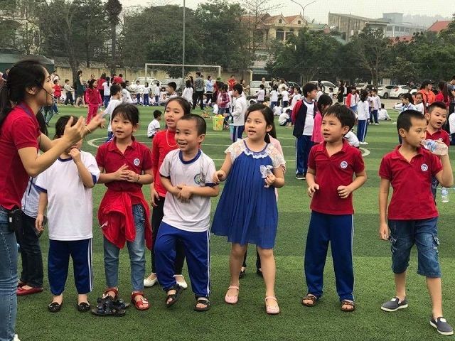 Trò chơi: Người què chơi bóng
