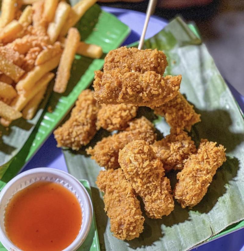 Tròn Trà Sữa, Ăn Vặt