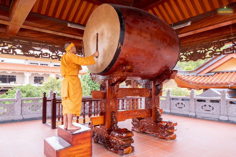 Trống Bát Nhã là pháp khí thường dùng nhất trong các nghi lễ Phật Giáo
