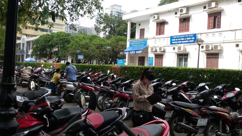 Trông xe thực sự được xem là dịch vụ hốt bạc dịp giao thừa nhưng nó đòi hỏi bạn phải có địa điểm thuận lợi cho việc này.