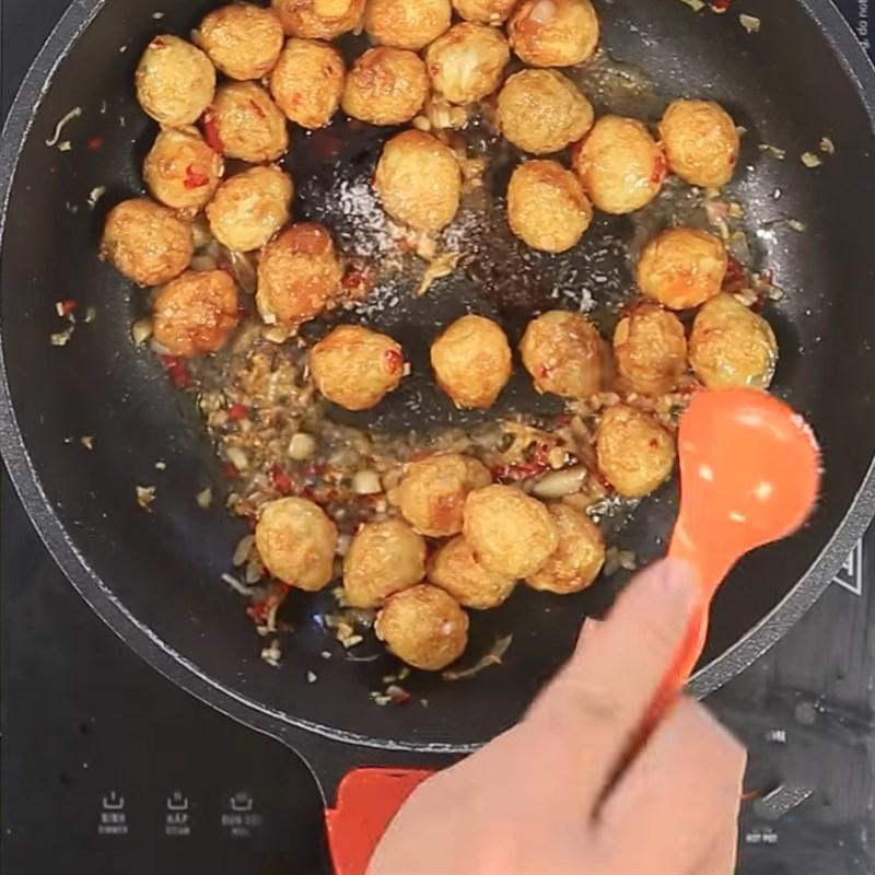 Trứng cút chiên sả ớt
