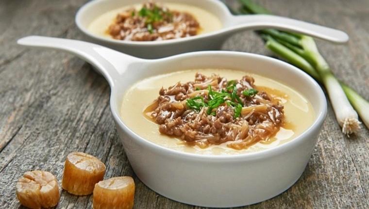 Trứng gà với óc lợn