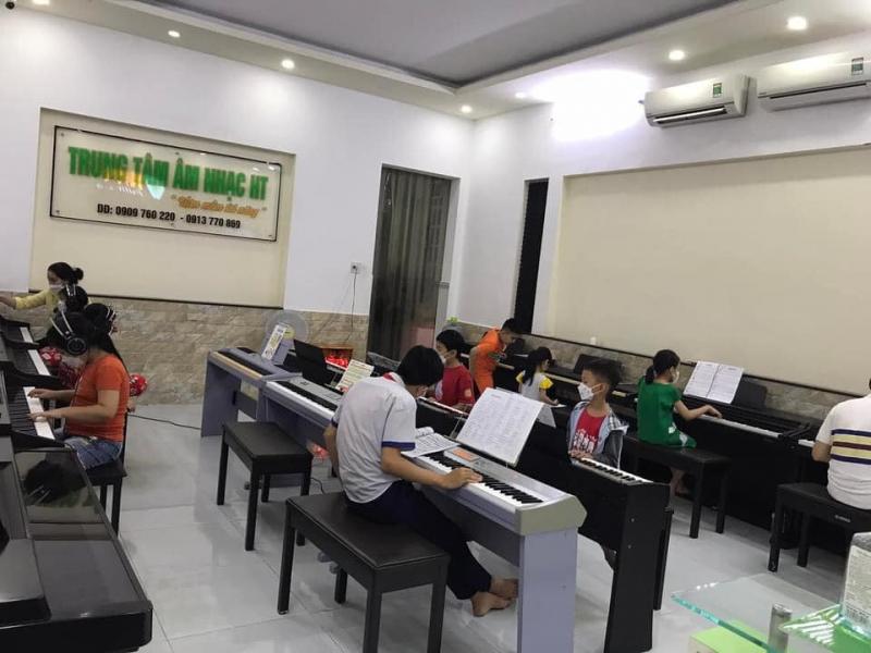 Trung tâm Âm Nhạc HT