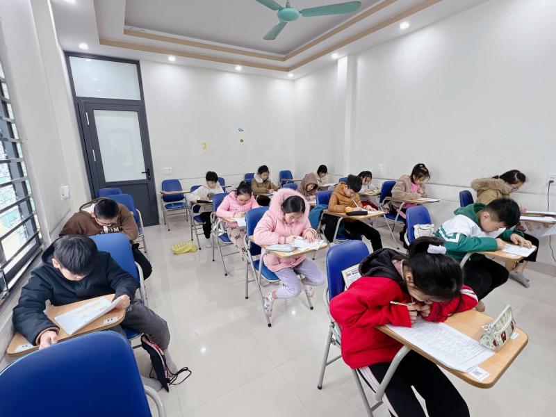 Học viên tại Trung Tâm Anh Ngữ Elis