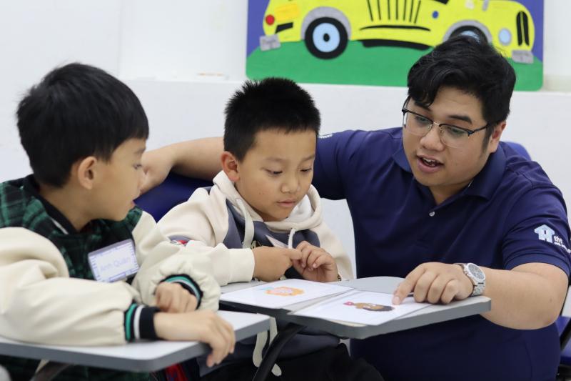 Trung tâm Anh ngữ Hello