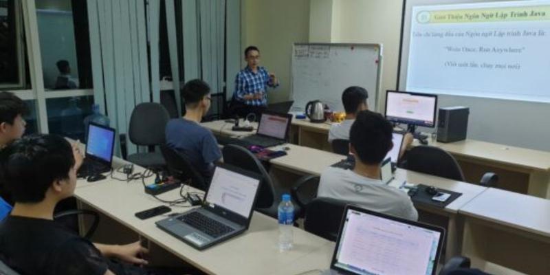 Lớp học tại CodeFresher