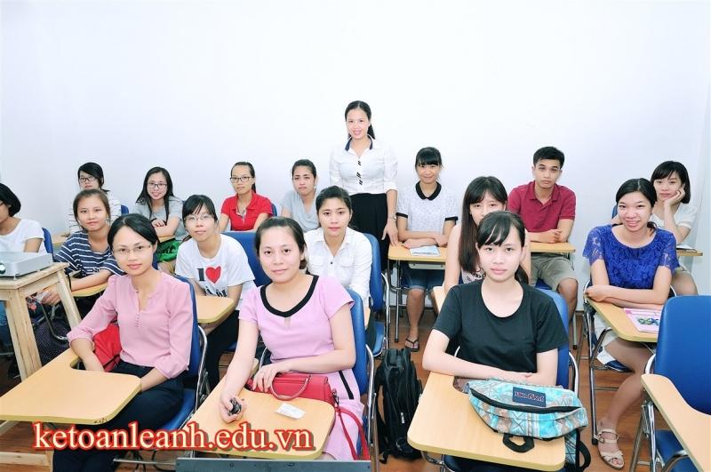 Trung tâm Kế toán Lê Ánh, trao kinh nghiệm, tặng tương lai