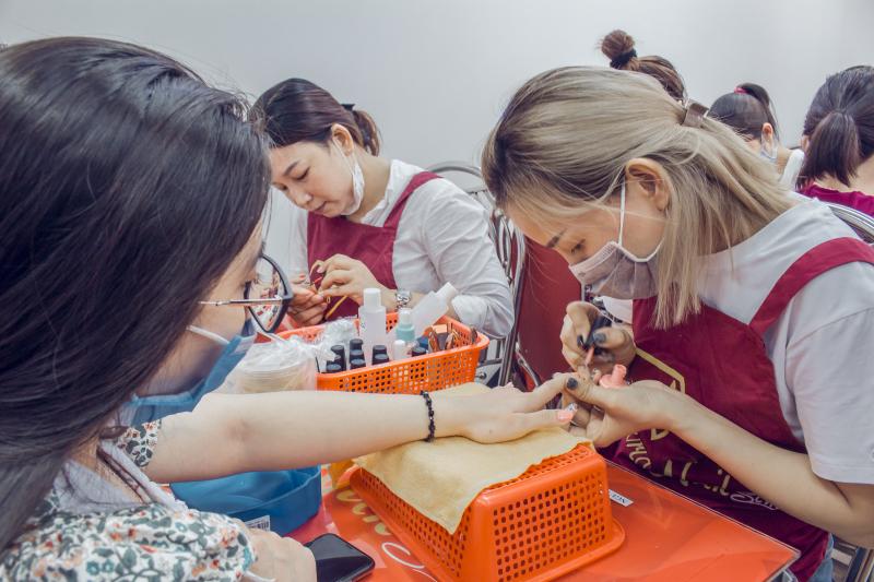 Trung tâm đào tạo nghề chuyên nghiệp - World Nail School