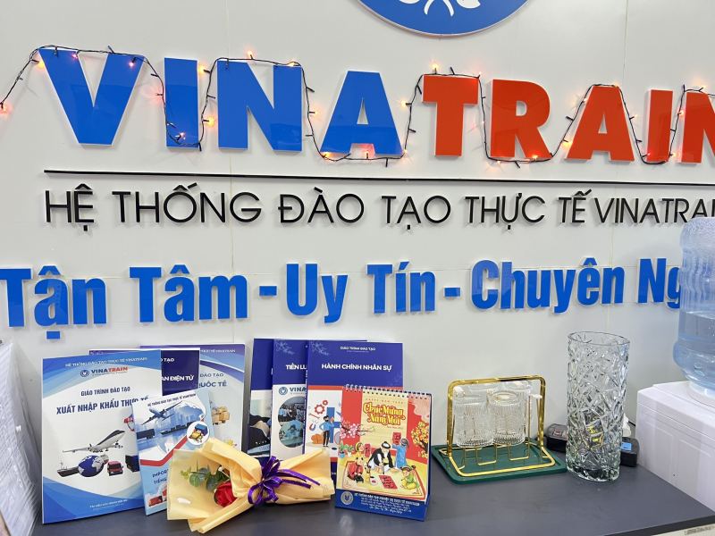 Trung Tâm Đào Tạo Thực Tế Chất Lượng Cao - VinaTrain Việt Nam