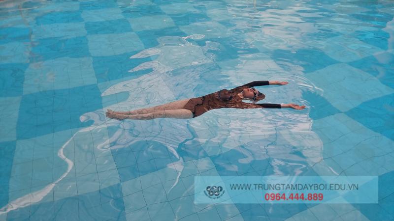 Trung tâm dạy bơi Hà Nội - Thầy Dũng