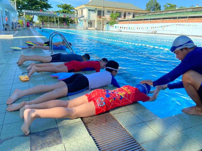 Trung Tâm Dạy Bơi Phù Đổng Miền Trung