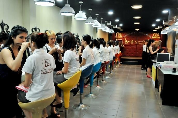 Khóa học trang điểm chuyên nghiệp tại trung tâm