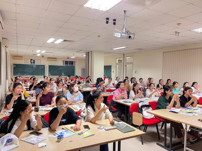 Trung tâm luyện viết chữ đẹp Cô Giang