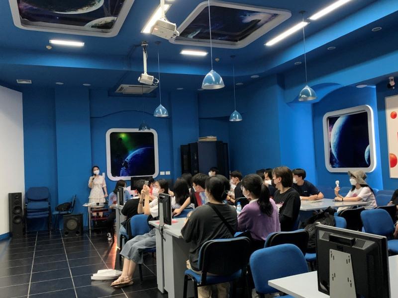 Trung tâm ngoại ngữ CFL