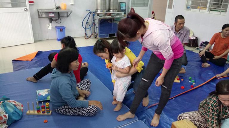 Phục hồi chức năng cho trẻ ở Trung tâm Viethealth