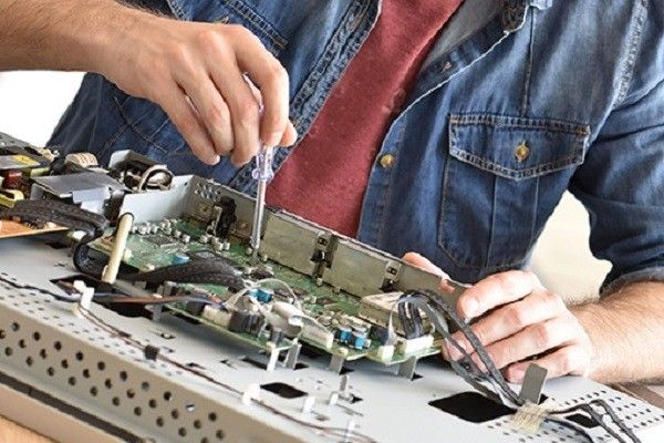 Trung tâm sửa tivi Hoàng Gia Phát cung cấp dịch ﻿vụ sửa tivi tại nhà cho khách hàng uy tín, chuyên nghiệp.﻿