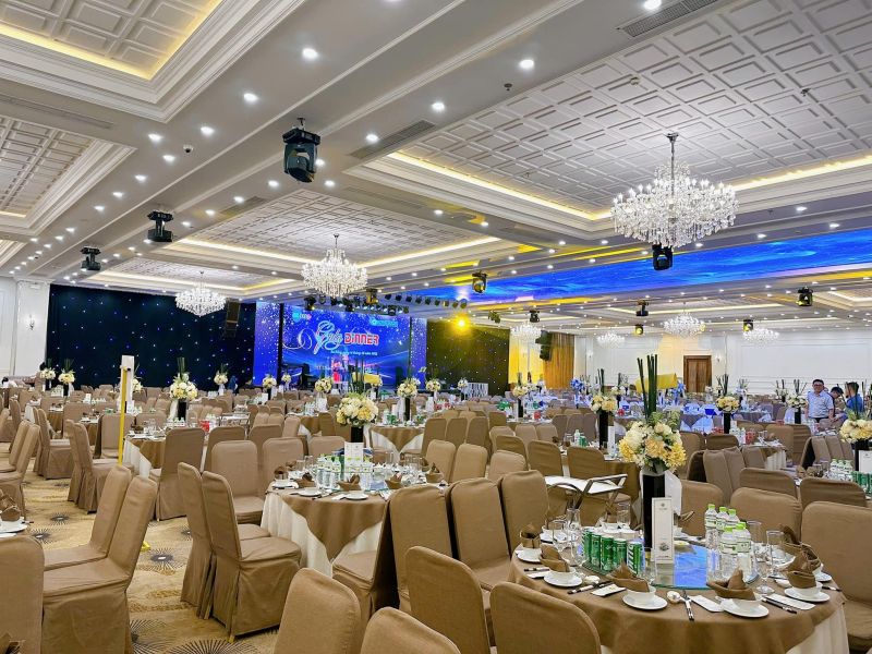 Trung Tâm Tiệc Cưới & Hội Nghị For You Palace