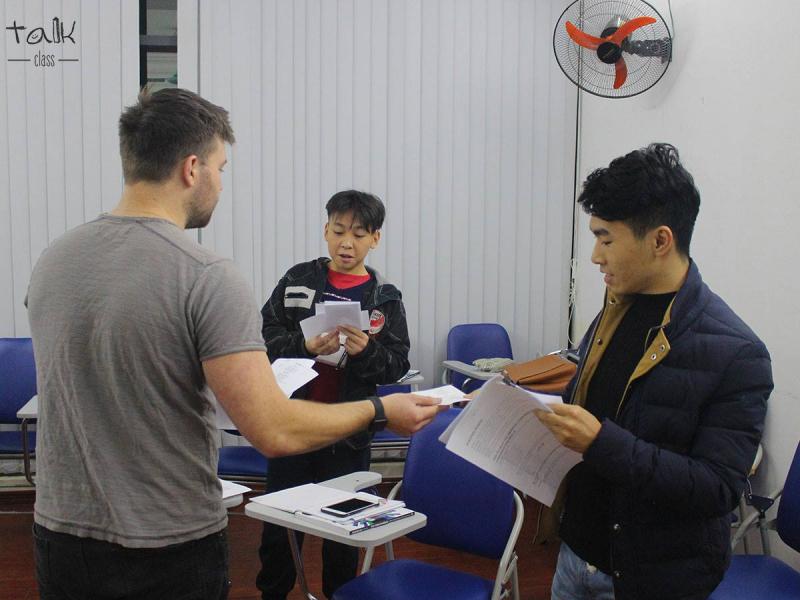 Trung tâm tiếng anh Talk Class