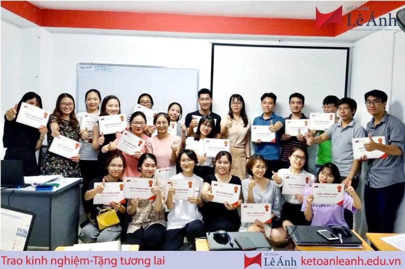 Trung tâm xuất nhập khẩu Lê Ánh