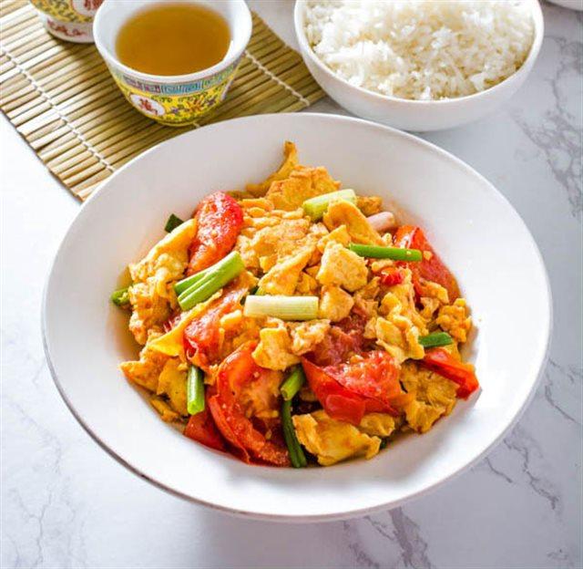 Trứng xào cà chua tam sắc