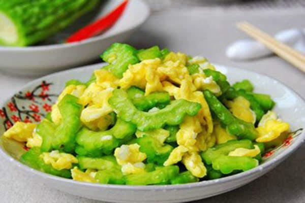 Trứng xào mướp đắng